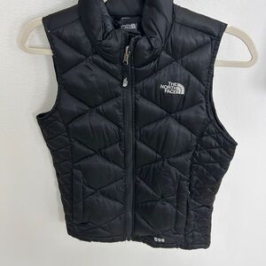 The North Face Kids 550 quilted vest size 10/12